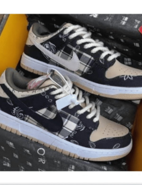Nike SB Dunk Low Travis Scott 'Cactus Jack'