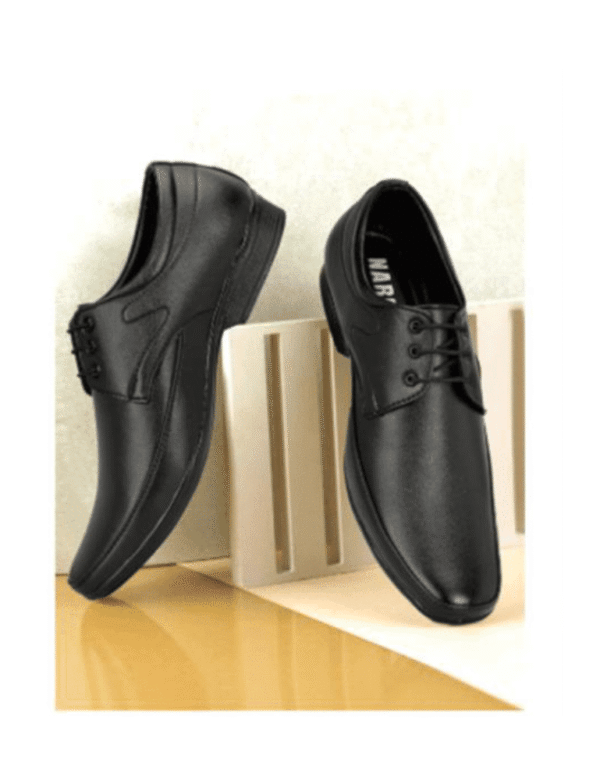 Classic Black Derby