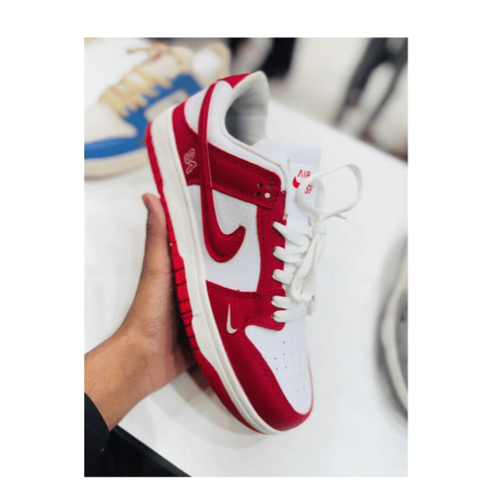 Nike SB Dunk Low 'University Red'